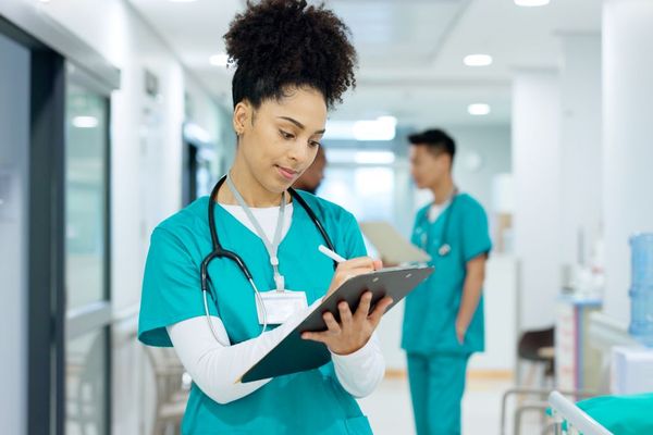 7 Key Triage Nurse Interview Questions to Ask