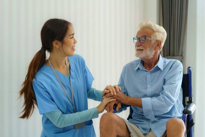 A nurse uses the teach-back method when communicating about a treatment plan with a patient.