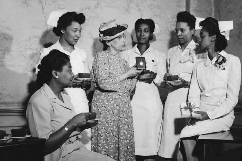 Image of Mabel Keaton Staupers meeting with fellow nurses.