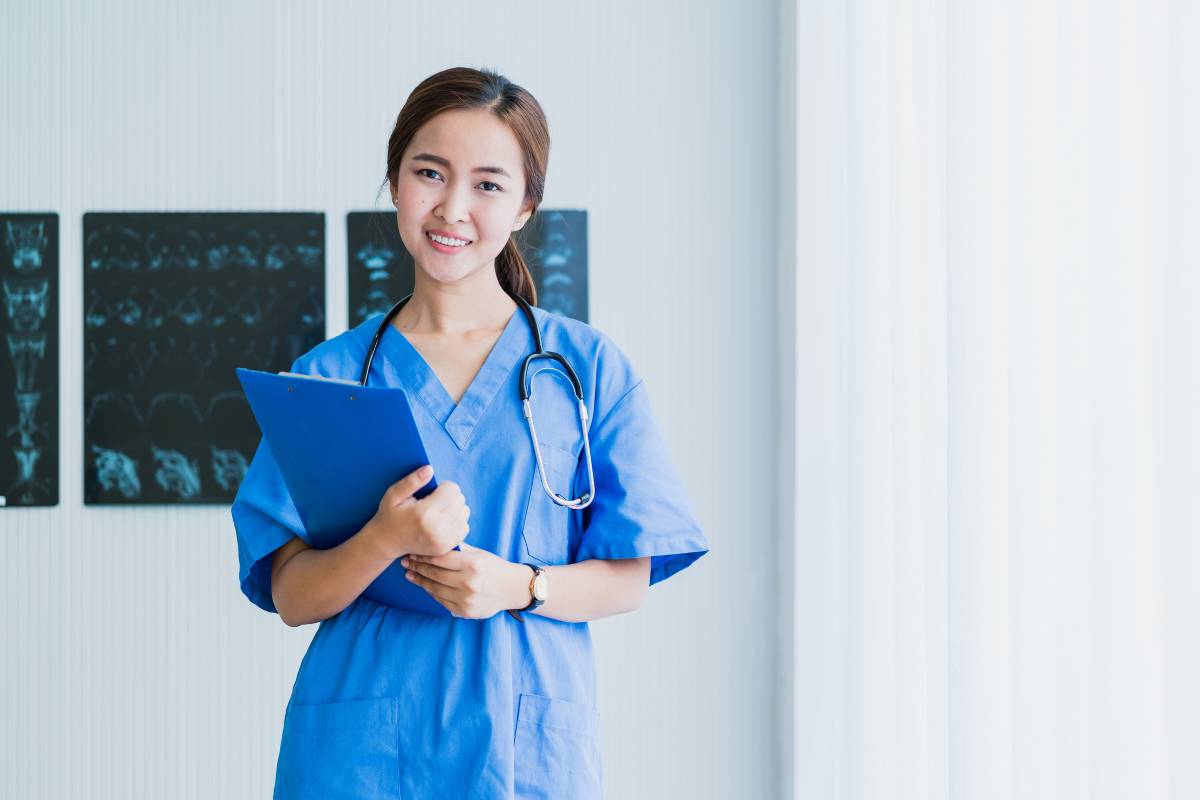 A nurse prepares her cardiac nurse cover letter.