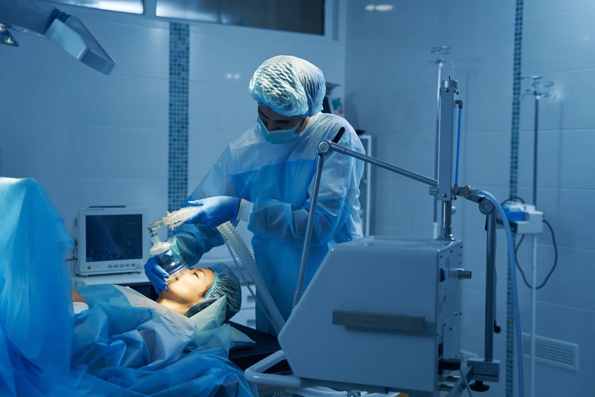 2025–26 CRNA Salary: Facts, Figures, and Salaries by State