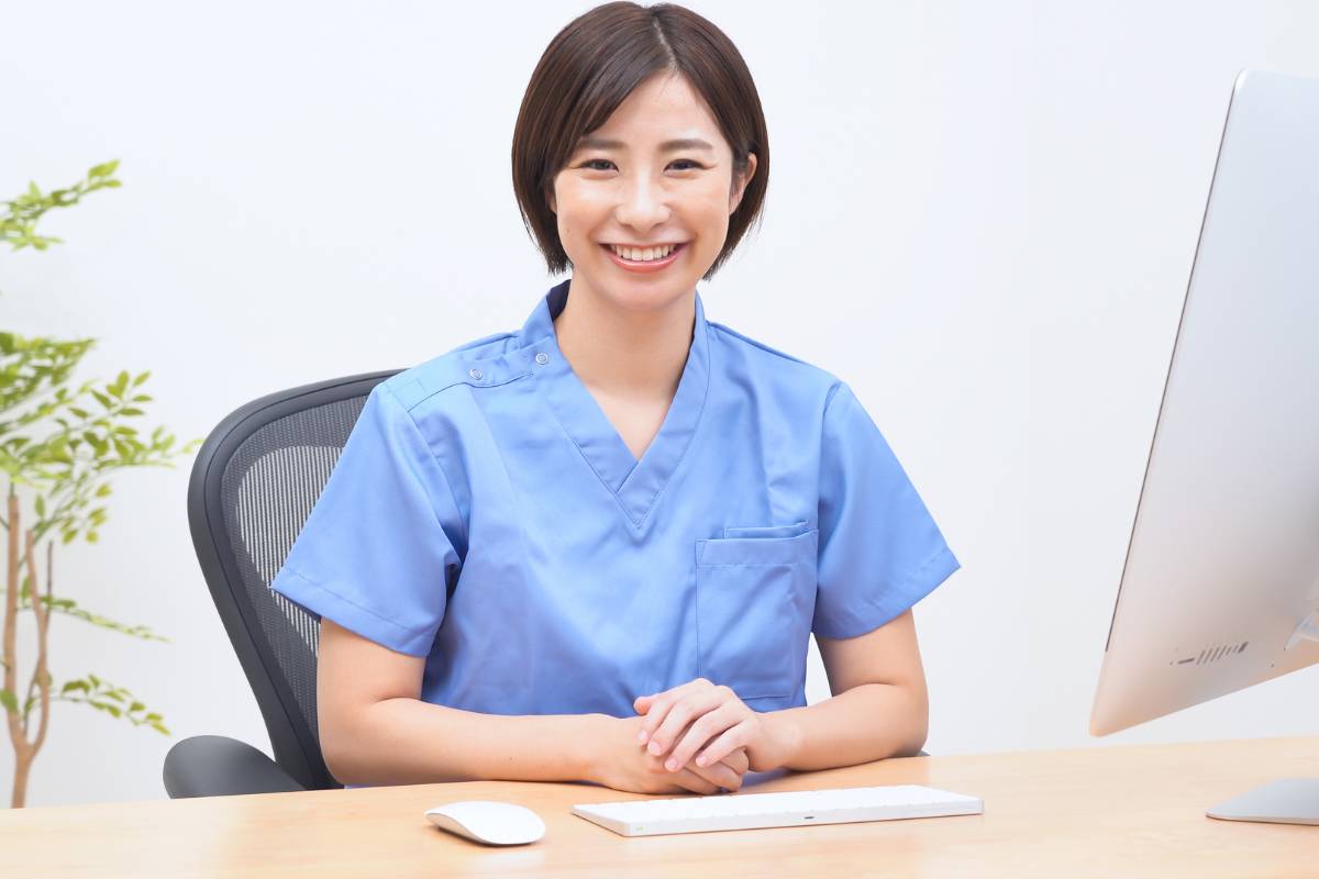 A nurse researches how to become an RN in Minnesota.