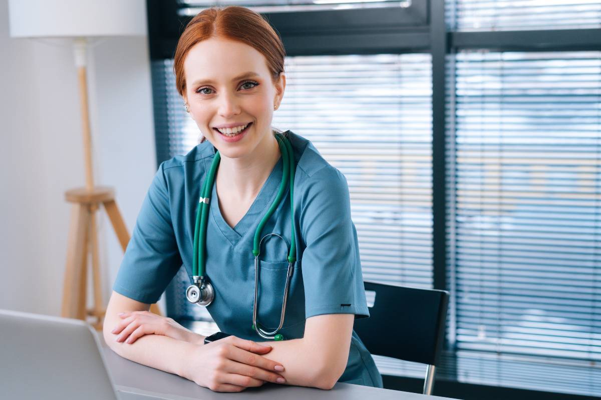 A nurse researches the Kentucky nursing license renewal process.