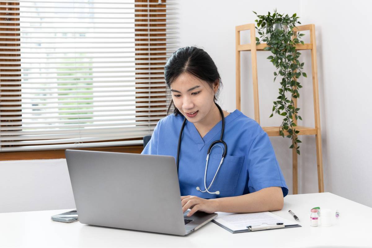 A nurse researches how to switch from RN to NP careers.