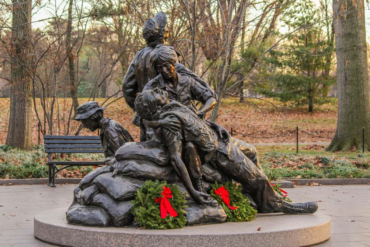 Image of the Vietnam womens' memorial in Washington, D.C.
